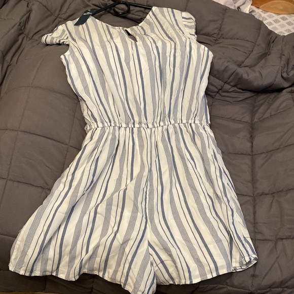 Holister romper - Picture 2 of 5